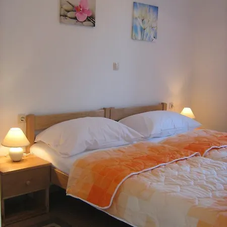 Cuka Apartman Pakoštane