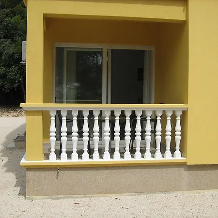 Cuka Apartman Pakoštane